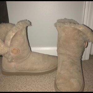 UGG Bailey Button Boots (Sand)